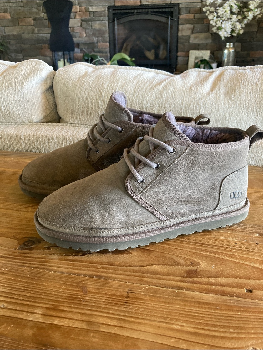 UGG Neumel Gray Suede Chukka Boot Size 9